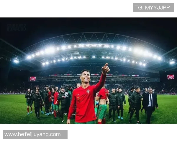 足球明星C罗17号的传奇之路与辉煌成就回顾