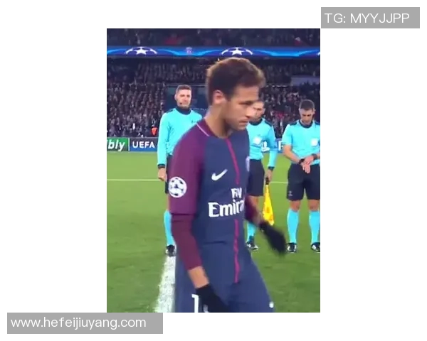 足球明星佩戴腕表的精彩瞬间视频集锦展现奢华与运动魅力